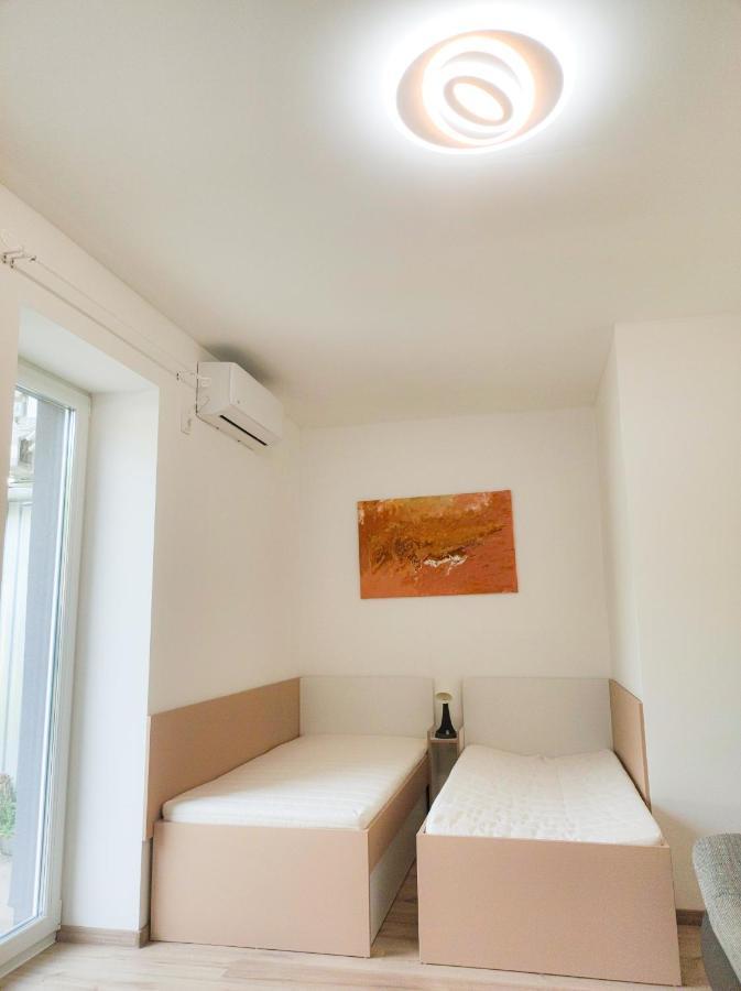 Hotel Harmonia Vendeghaz à Szeged Extérieur photo